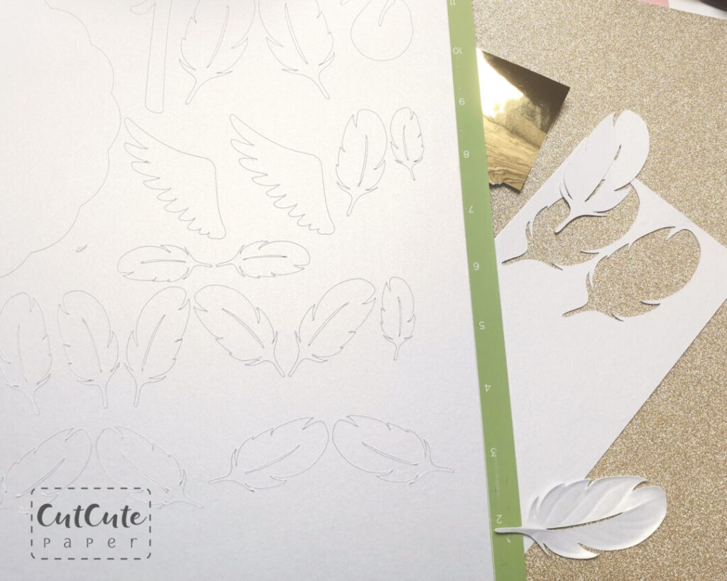 Cut elements from card stock on Cricut Maker